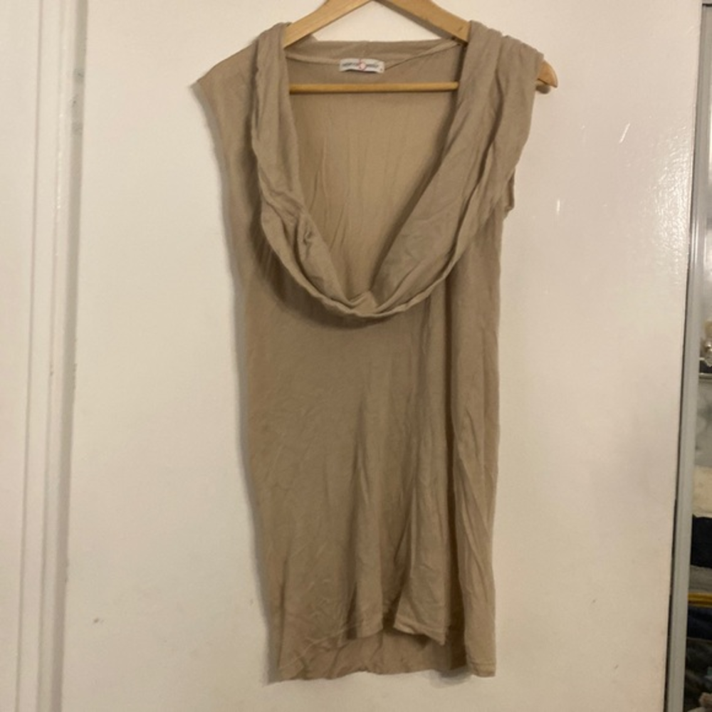 Rebecca‎ Beeson top